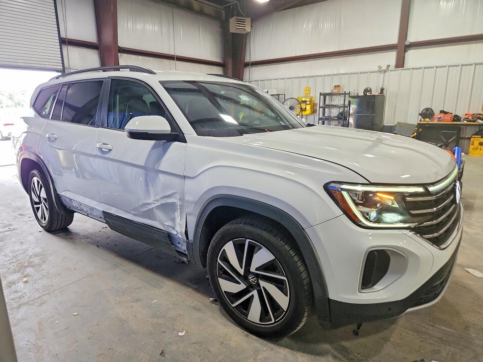 2024 Volkswagen Atlas VIN 1V2WR2CAXRC584725 COPART salvage auction — SIDE, Fl - Certificate Of Title, sold $8,000 on 2026-07-29 (photo 4)