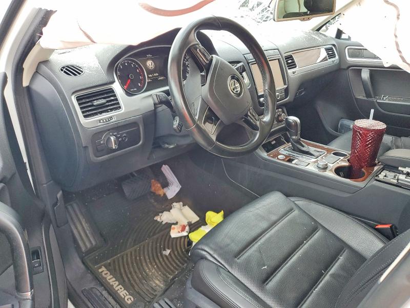 2016 Volkswagen Touareg VIN WVGEF9BP5GD011013 COPART salvage auction — ROLLOVER, Ny - Mv-907A Salvage Certificate, sold $500 on 2026-07-16 (photo 8)