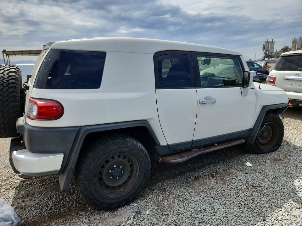 2014 Toyota Fj cruiser VIN JTEBU4BF9EK190488 COPART salvage auction — FRONT END, CA - SALVAGE CERTIFICATE, sold $800 on 2026-07-24 (photo 3)