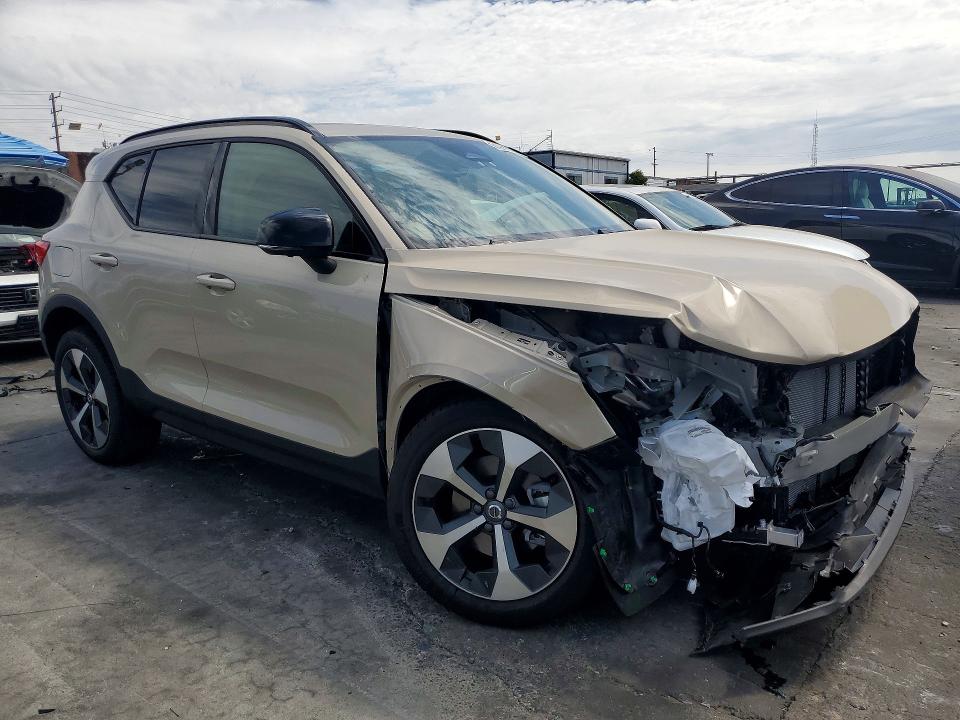 2026 Volvo Xc40 VIN YV4L12UC1T2766898 COPART salvage auction — FRONT END, Salvage Title, sold $8,000 on 2026-07-31 (photo 4)