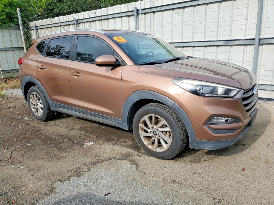 2016 Hyundai Tucson VIN KM8J33A40GU204326 COPART salvage auction — MINOR DENT/SCRATCHES, GA - CERTIFICATE OF TITLE, sold $3,100 on 2026-07-23 (photo 4)