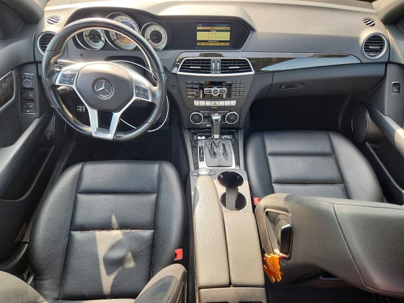 2012 Mercedes-benz C-klasse VIN WDDGF8BB6CA719607 COPART salvage auction — WATER/FLOOD, Qc - Irrecuperable, sold $2,300 on 2026-08-18 (photo 8)