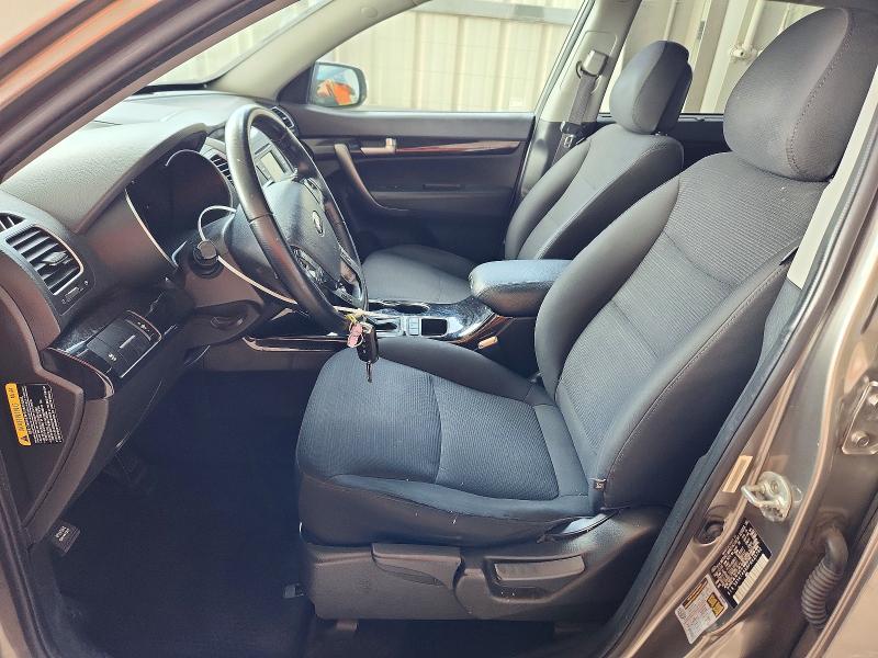 2015 Kia Sorento VIN 5XYKT4A68FG625792 COPART salvage auction — SIDE, Fl - Cert Of Title Slvg Rebuildable, sold $750 on 2026-07-15 (photo 7)