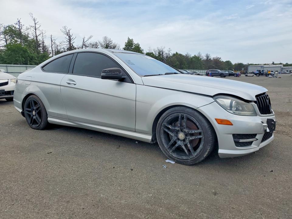 2014 Mercedes-benz C-klasse VIN WDDGJ8JB8EG264694 COPART salvage auction — FRONT END, VA - CERTIFICATE OF TITLE, sold $4,350 on 2026-08-04 (photo 4)