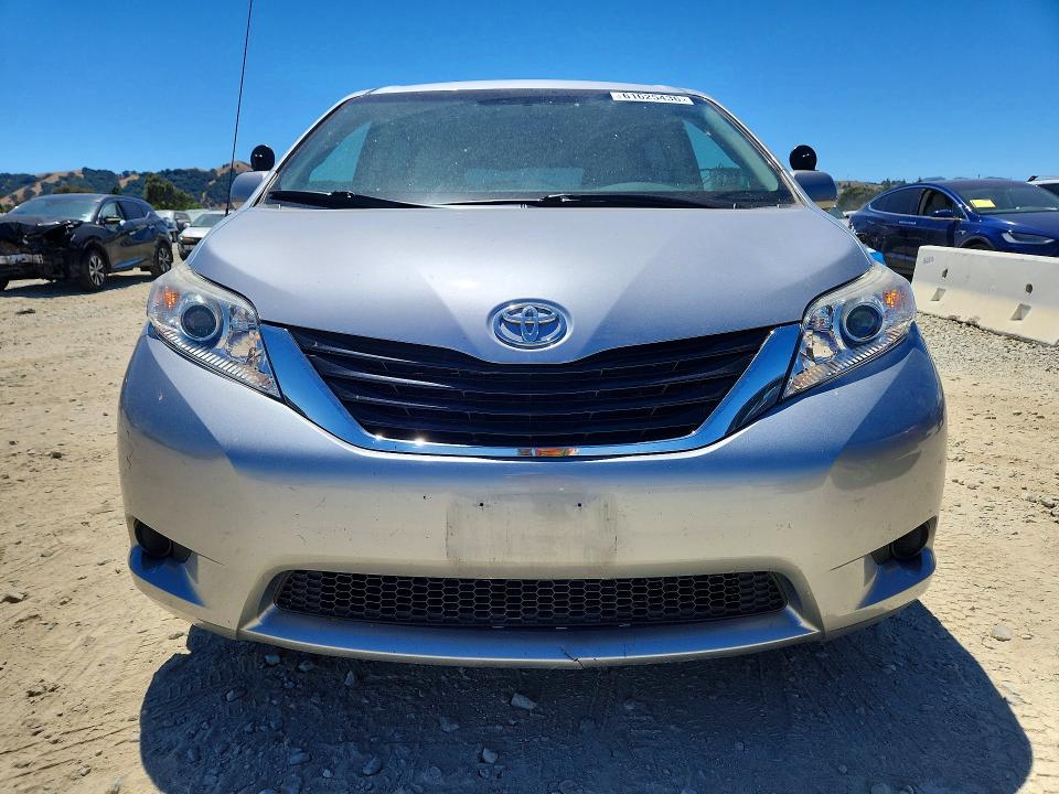 2012 Toyota Sienna VIN 5TDKK3DC1CS204770 COPART salvage auction — FRONT END, Ca - Salvage Certificate, sold $1,250 on 2026-07-28 (photo 5)