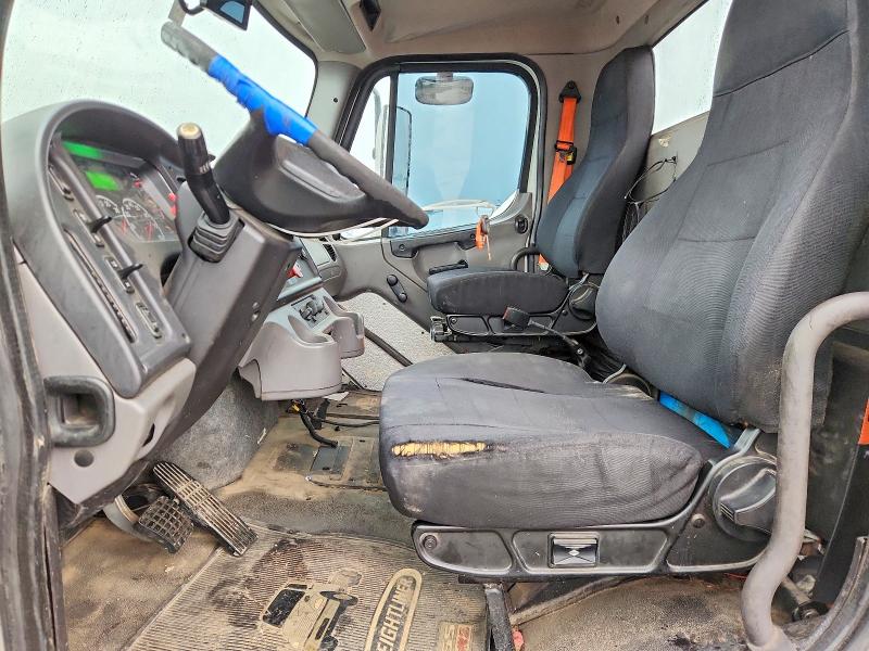 2016 Freightliner M2 VIN 1FVACYCY5GHHH2987 COPART salvage auction — MINOR DENT/SCRATCHES, TX - CERTIFICATE OF TITLE, sold $30,000 on 2026-09-22 (photo 7)