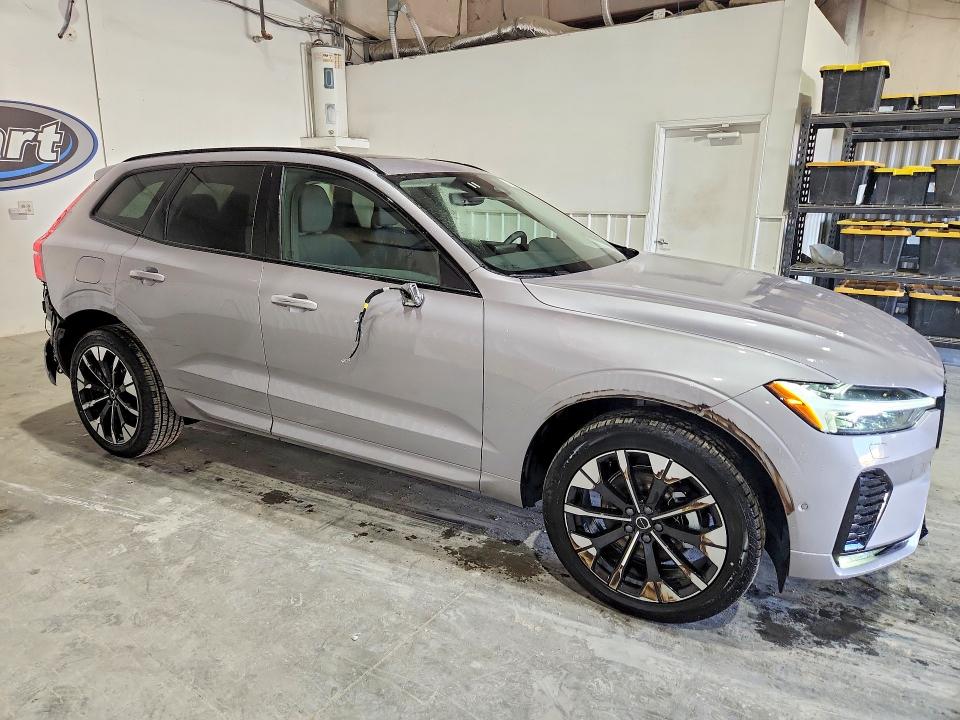 2026 Volvo Xc60 VIN YV4M12RC8T1493817 COPART salvage auction — REAR END, IL - CERTIFICATE OF TITLE, sold $32,500 on 2026-08-17 (photo 4)