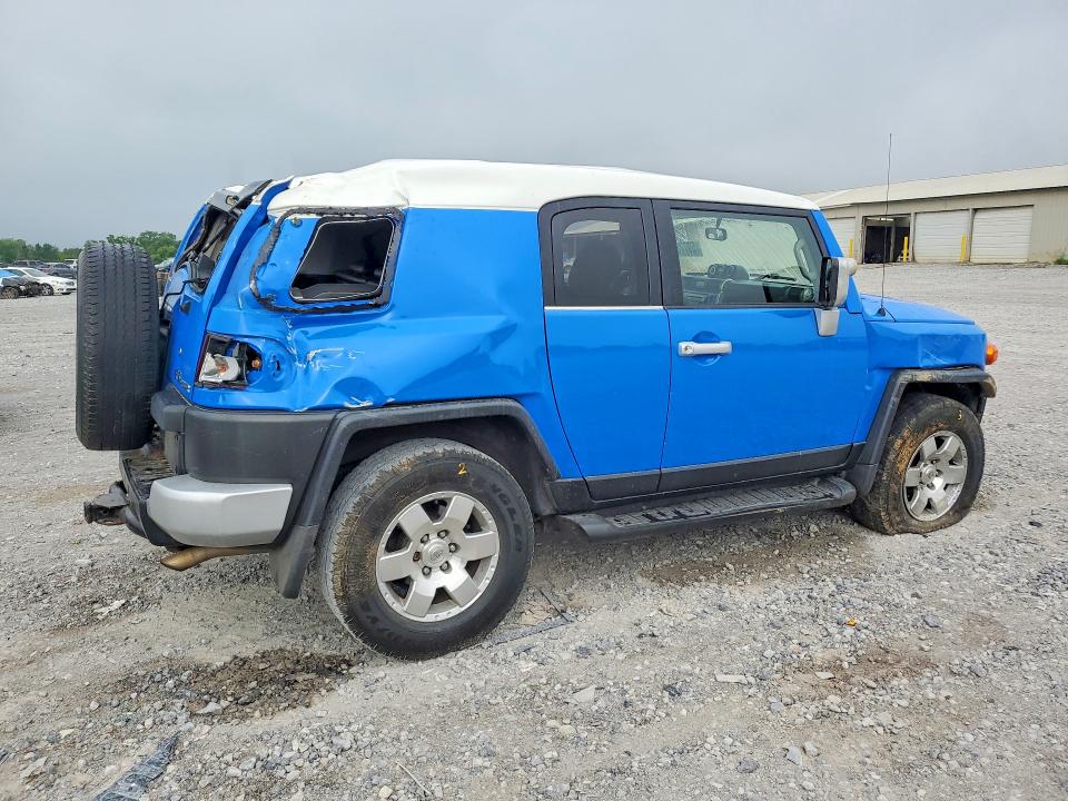 2007 Toyota Fj cruiser VIN JTEBU11F170016168 COPART salvage auction — ROLLOVER, Tn - Salvage Certificate, sold $1,550 on 2026-07-28 (photo 3)