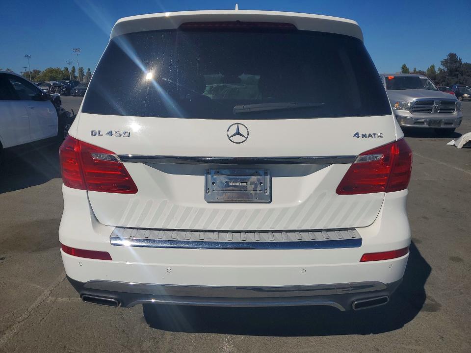 2015 Mercedes-benz VIN 4JGDF6EE8FA475689 COPART salvage auction — MINOR DENT/SCRATCHES, Ca - Dis/Dlr/Exp Only Clean Title, sold $2,000 on 2026-07-22 (photo 6)