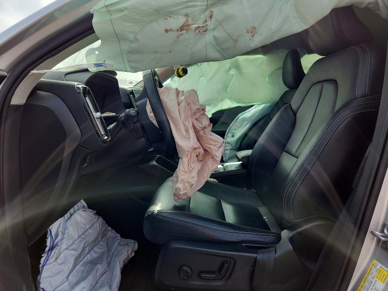 2019 Volvo Xc40 VIN YV4AC2HK7K2061184 COPART salvage auction — FRONT END, IN - CERT OF TITLE-SALVAGE TITLE, sold $625 on 2026-08-21 (photo 7)