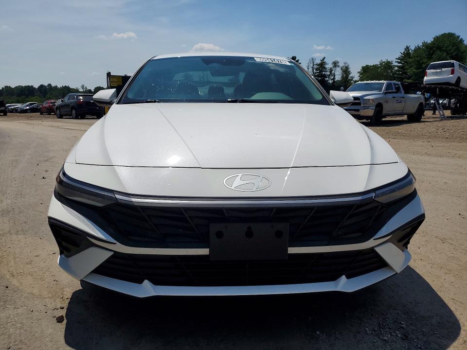 2025 Hyundai Elantra VIN KMHLL4DG0SU863049 COPART salvage auction — NORMAL WEAR, Md - Certificate Of Title (P), sold $4,250 on 2026-07-21 (photo 5)