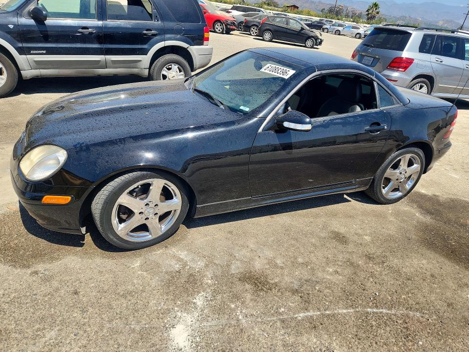 2002 Mercedes-benz Slk-class VIN WDBKK65F82F268442 COPART salvage auction — MINOR DENT/SCRATCHES, CA - DIS/DLR/EXP ONLY CLEAN TITLE, sold $125 on 2026-07-21 (photo 1)