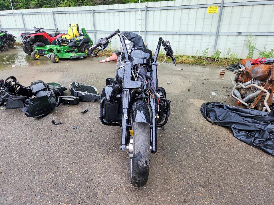 2016 Harley-davidson VIN 1HD1KHM10GB630288 COPART salvage auction — ROLLOVER, Salvage Title, sold $10 on 2026-07-30 (photo 2)