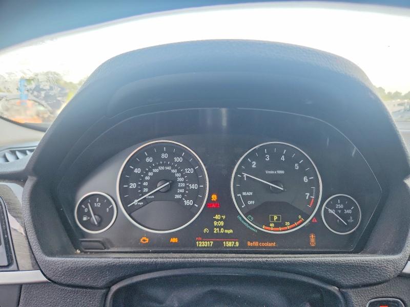 2012 BMW VIN WBA3A5C58CF257405 COPART salvage auction — FRONT END, Fl - Cert Of Title Slvg Rebuildable, sold $900 on 2026-08-12 (photo 9)