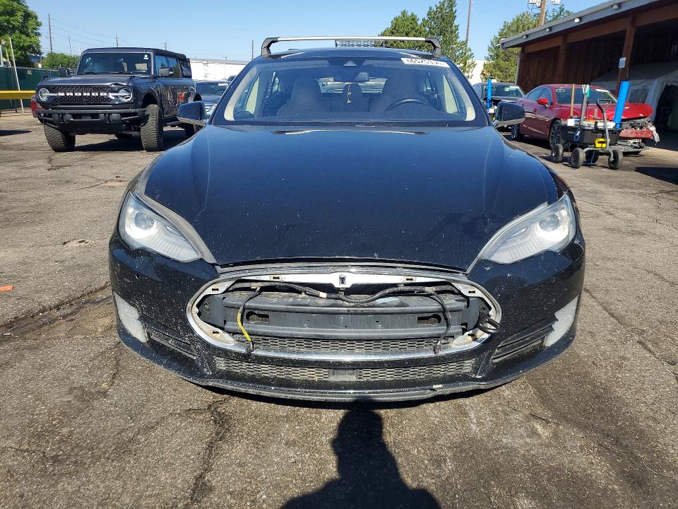 2015 Tesla Model s VIN 5YJSA1E25FF112714 COPART salvage auction — UNDERCARRIAGE, CO - DIS/DLR/EXP ONLY CLEAN TITLE, sold $925 on 2026-07-21 (photo 5)