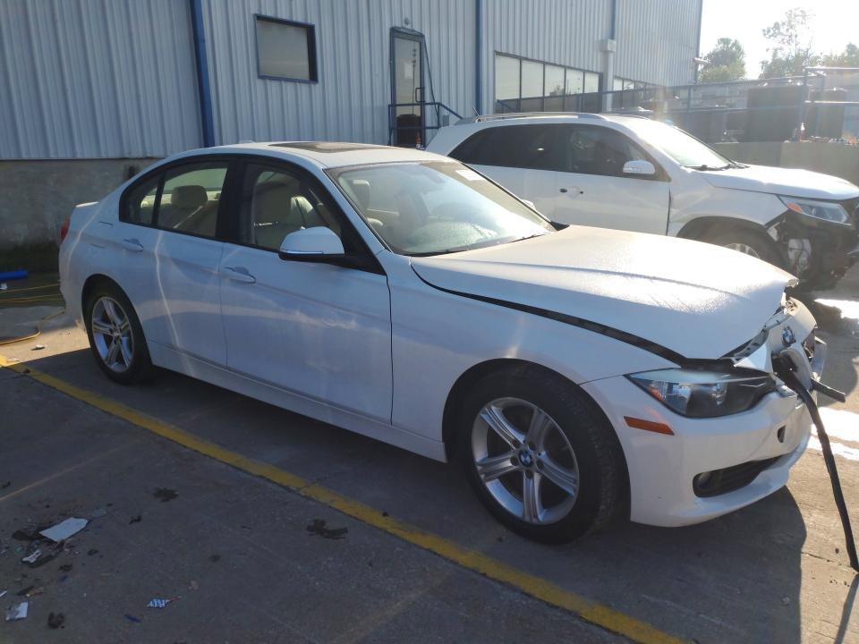 2014 BMW 3er VIN WBA3C3C50EP662640 COPART salvage auction — FRONT END, Ky - Cert Of Title-Salvage, sold $1,150 on 2026-08-19 (photo 4)