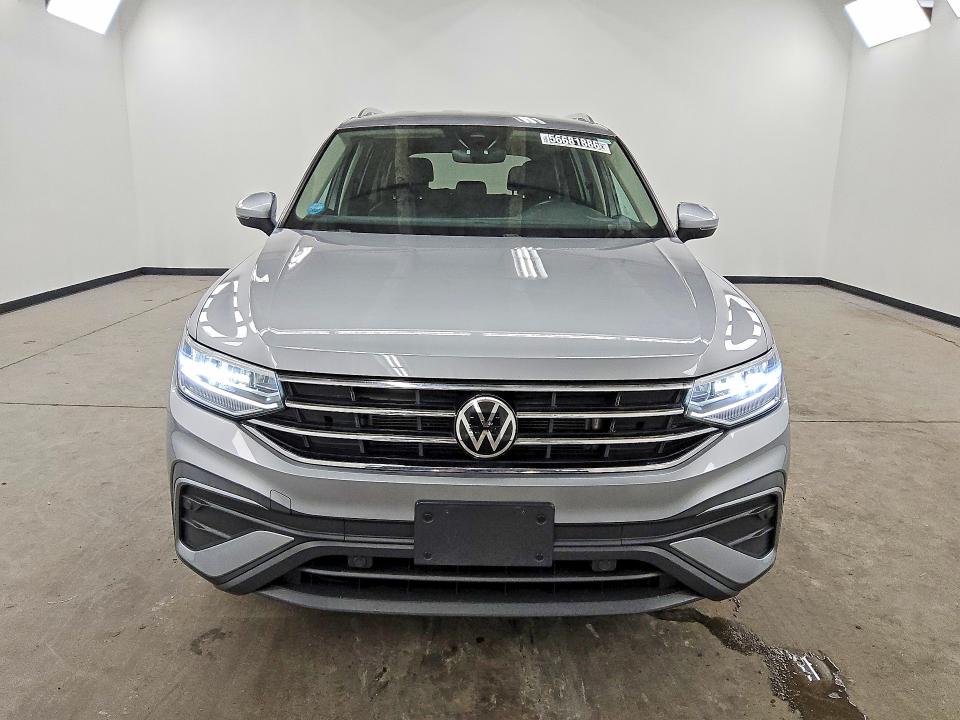2022 Volkswagen Tiguan VIN 3VV2B7AX4NM142400 COPART salvage auction — MINOR DENT/SCRATCHES, Il - Certificate Of Title, sold $11,700 on 2026-07-28 (photo 5)