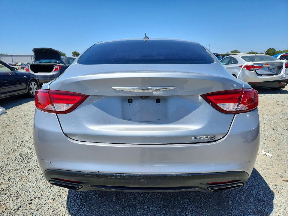 2015 Chrysler 200 VIN 1C3CCCBG2FN505828 COPART salvage auction — MINOR DENT/SCRATCHES, CA - DIS/DLR/EXP ONLY CLEAN TITLE, sold $925 on 2026-07-28 (photo 6)
