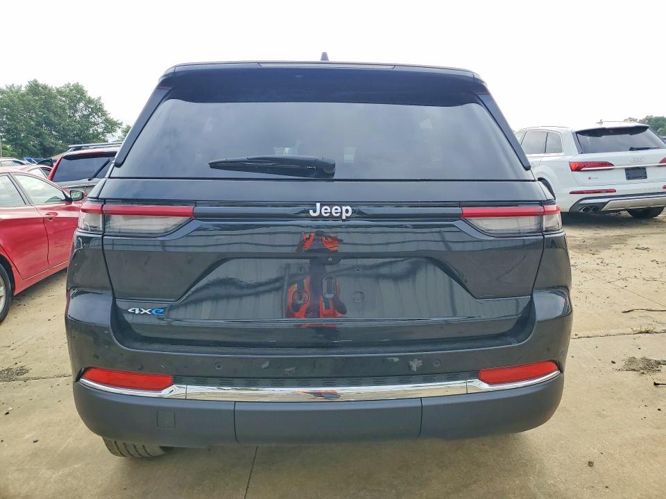 2024 Jeep Cherokee VIN 1C4RJYB69RC120301 COPART salvage auction — FRONT END, Nj - Certificate Of Title (P), sold $11,600 on 2026-07-29 (photo 6)