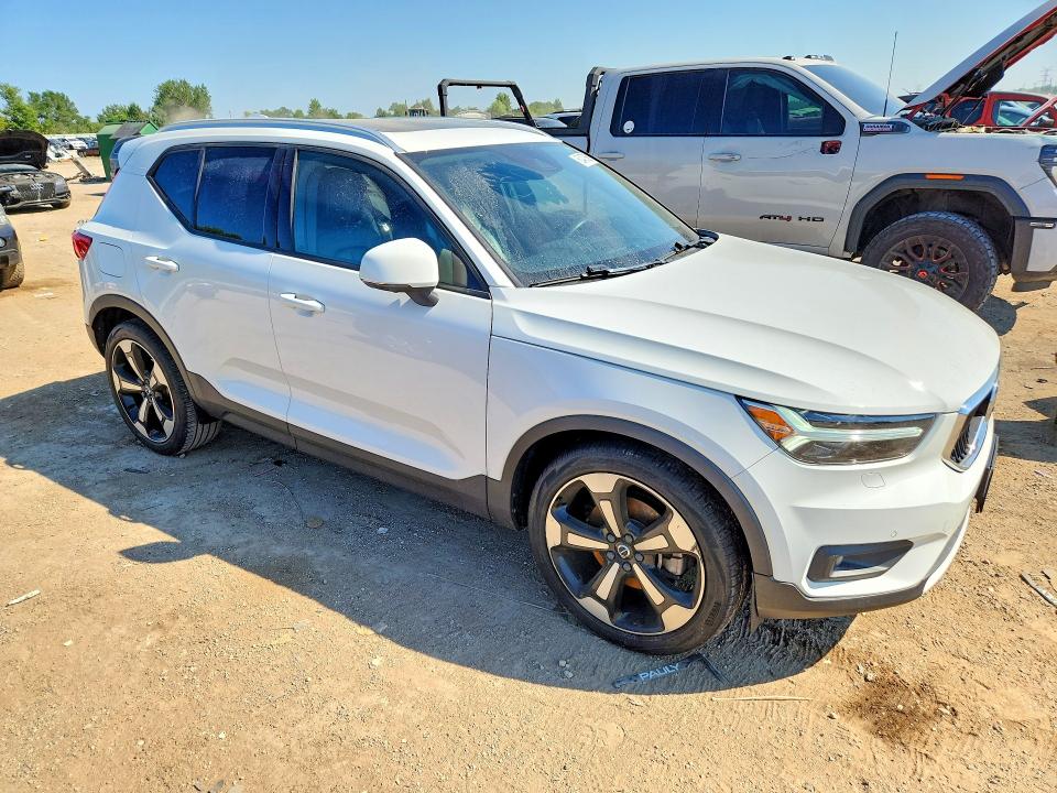 2020 Volvo Xc40 VIN YV4162UK3L2298866 COPART salvage auction — WATER/FLOOD, Il - Salvage Cert-Flood, sold $6,000 on 2026-08-18 (photo 4)