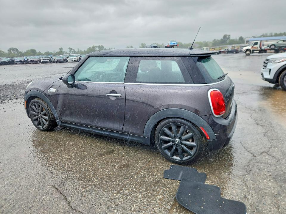 2015 Mini VIN WMWXP7C56F2A38176 COPART salvage auction — ROOF, Pa - Certificate Of Salvage, sold $1,800 on 2026-07-14 (photo 2)