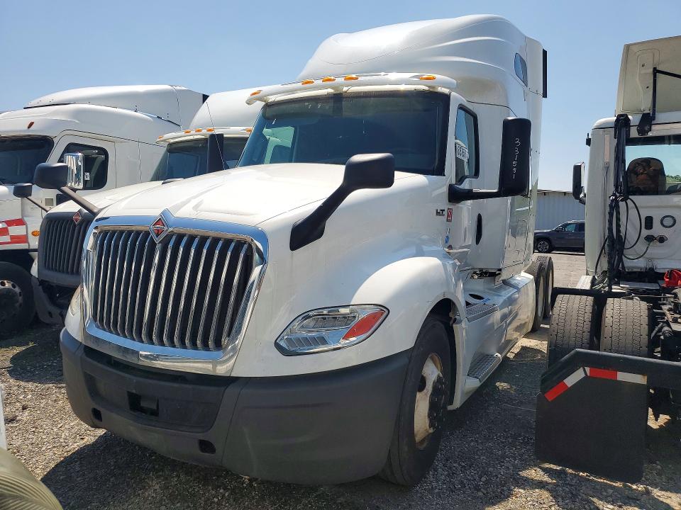 2019 International VIN 3HSDZAPR6KN333659 COPART salvage auction — MINOR DENT/SCRATCHES, NJ - CERTIFICATE OF TITLE, sold $5,600 on 2026-07-30 (photo 1)
