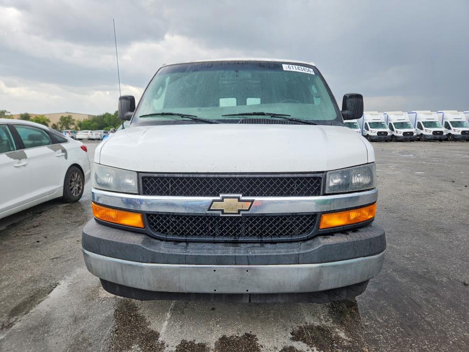 2027 Chevrolet Express VIN 1GCWGAFG5J1907578 COPART salvage auction — MINOR DENT/SCRATCHES, Fl - Certificate Of Title, sold $2,400 on 2026-07-27 (photo 5)
