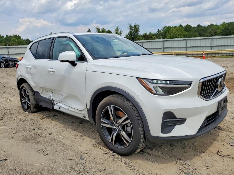 2025 Volvo Xc40 VIN YV4L12UJ7S2543813 COPART salvage auction — SIDE, MD - CERTIFICATE OF TITLE, sold $9,300 on 2026-08-13 (photo 4)