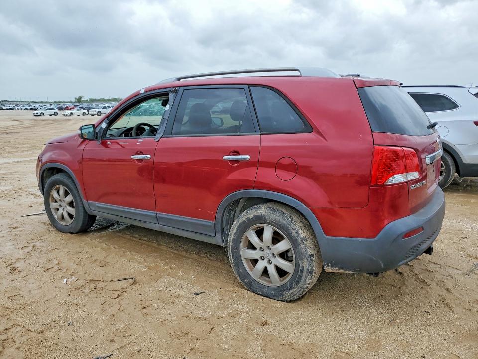 2011 Kia Sorento VIN 5XYKT4A1XBG041151 COPART salvage auction — MINOR DENT/SCRATCHES, Tx - Certificate Of Title, sold $925 on 2026-07-30 (photo 2)