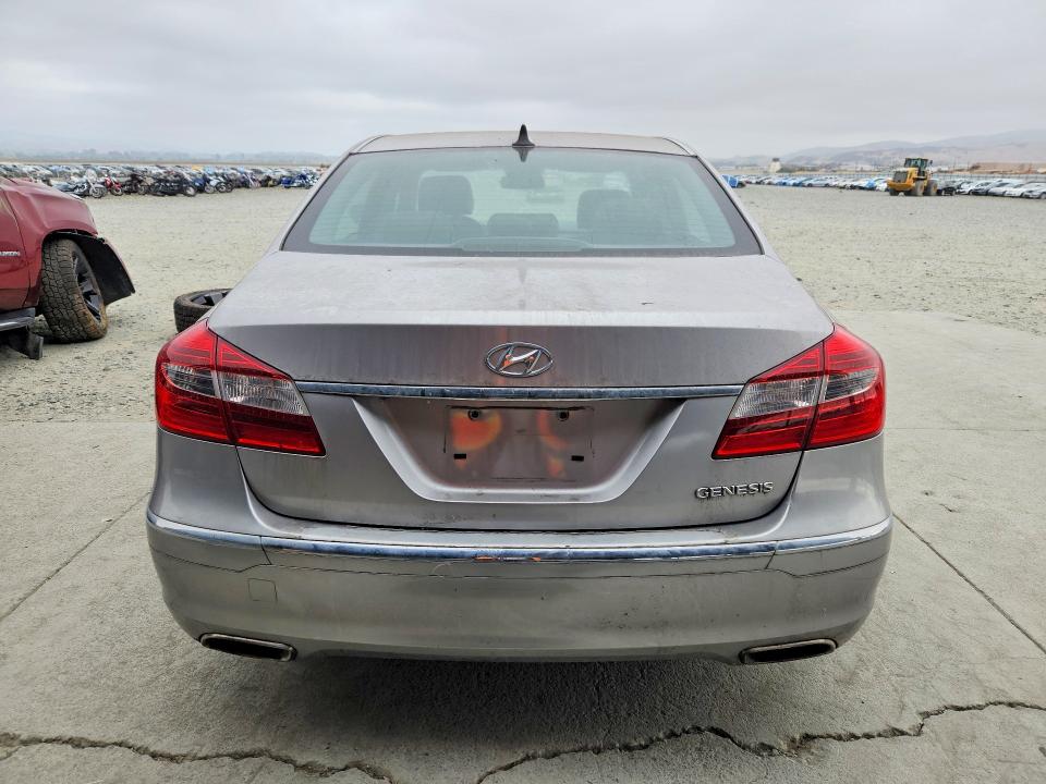 2013 Hyundai Genesis VIN KMHGC4DD2DU242647 COPART salvage auction — MINOR DENT/SCRATCHES, Ca - Dlr/Dis/Exp Only Salvage Title, sold $125 on 2026-07-23 (photo 6)