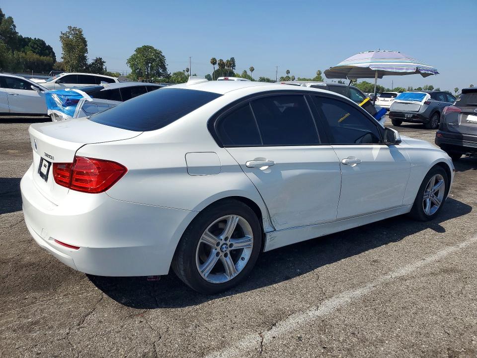 2014 BMW 3er VIN WBA3C3G55ENS67438 COPART salvage auction — SIDE, Ca - Lien Papers-Salvage Or Ac, sold $60 on 2026-07-24 (photo 3)