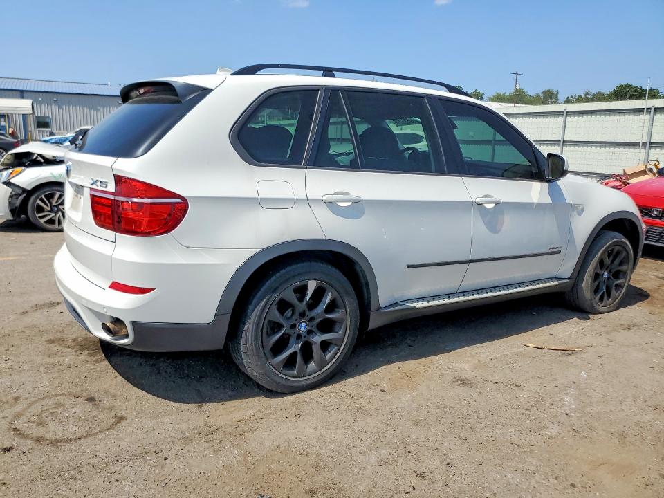 2011 BMW X5 VIN 5UXZV4C56BLL58081 COPART salvage auction — MECHANICAL, Pa - Cert Of Title, sold $400 on 2026-07-14 (photo 3)