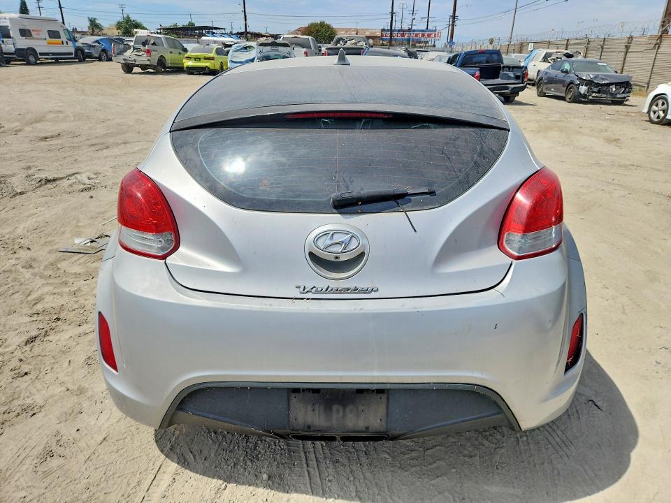 2015 Hyundai Veloster VIN KMHTC6AD3FU239306 COPART salvage auction — MINOR DENT/SCRATCHES, CA - DIS/DLR/EXP ONLY CLEAN TITLE, sold $275 on 2026-07-23 (photo 6)