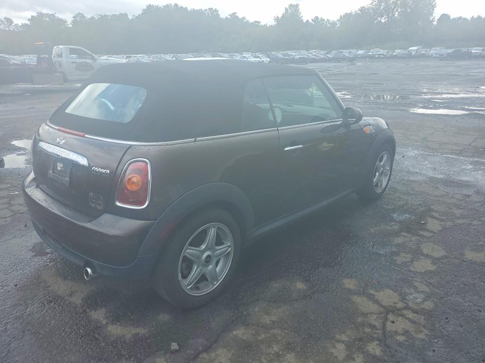 2009 Mini Cooper VIN WMWMR33539TU96615 COPART salvage auction — WATER/FLOOD, Ct - Cert Of Title-Flood Salvage, sold $625 on 2026-08-04 (photo 3)