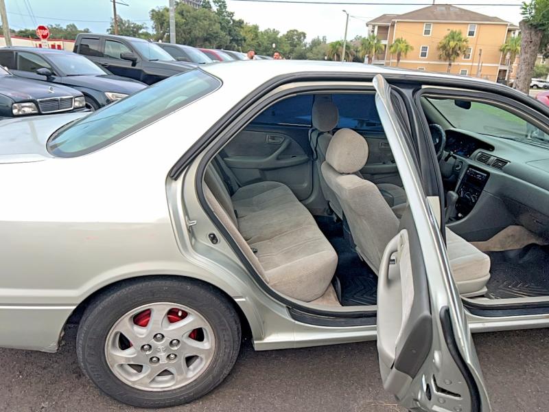 2000 Toyota Camry VIN JT2BG22K2Y0450820 COPART salvage auction — NORMAL WEAR, Fl - Certificate Of Title (P), sold $475 on 2026-07-31 (photo 6)
