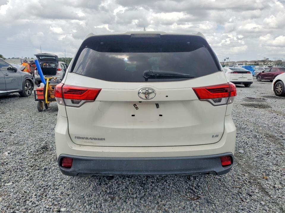 2019 Toyota Highlander VIN 5TDZZRFHXKS328637 COPART salvage auction — MINOR DENT/SCRATCHES, Fl - Certificate Of Title, sold $9,600 on 2026-07-28 (photo 6)