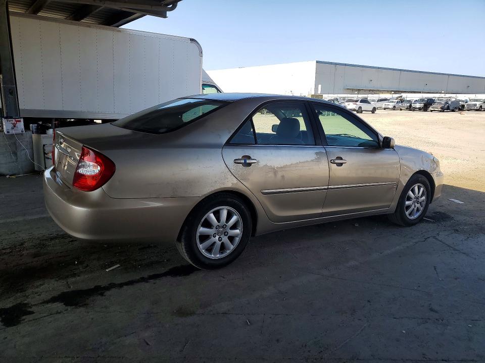 2002 Toyota Camry VIN JTDBE30K720061670 COPART salvage auction — MINOR DENT/SCRATCHES, Ca - Dis/Dlr/Exp Only Clean Title, sold $2,250 on 2026-07-09 (photo 3)