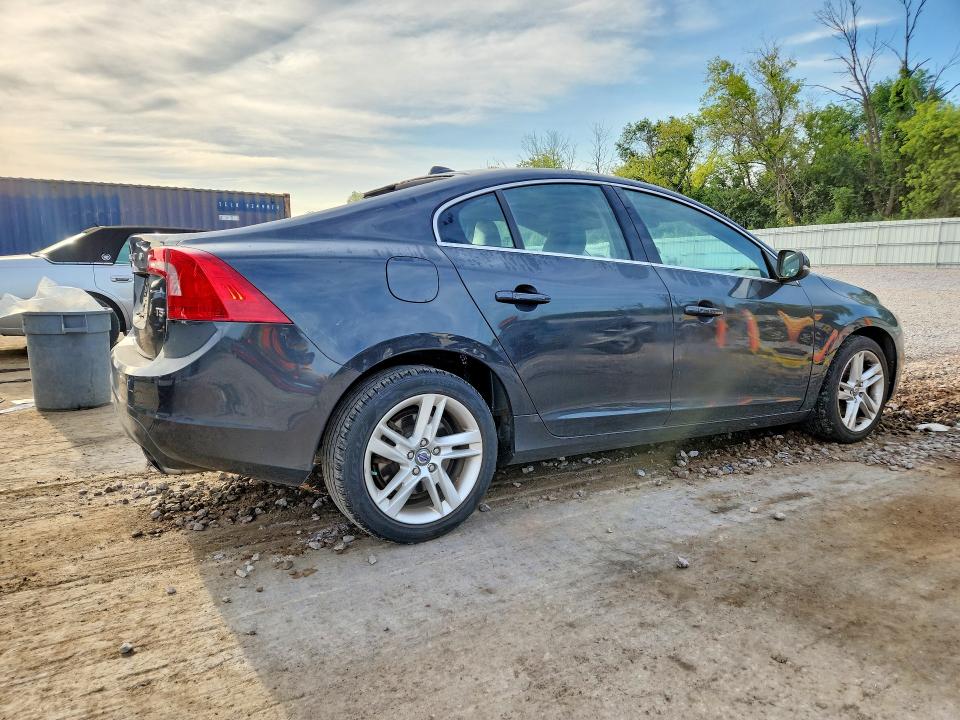 2015 Volvo S60 VIN YV140MFCXF1311622 COPART salvage auction — HAIL, Wi - Certificate Of Title, sold $975 on 2026-08-10 (photo 3)