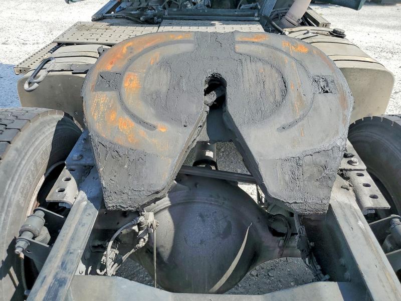 2018 Mack All other VIN 1M1AW01XXJM010530 COPART salvage auction — MINOR DENT/SCRATCHES, CT, sold $2,150 on 2026-07-30 (photo 9)