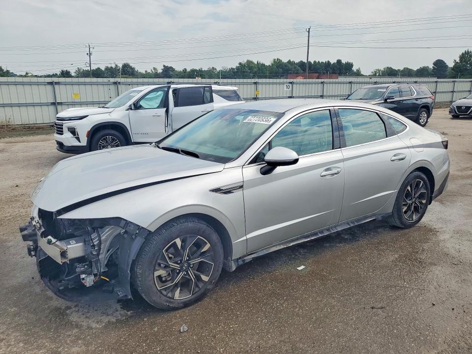 2025 Hyundai Sonata VIN KMHL64JA7SA488043 — COPART salvage auction photo