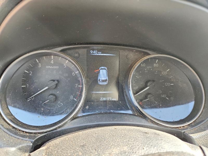 2017 Nissan Rogue VIN KNMAT2MT1HP546207 COPART salvage auction — FRONT END, FL - CERT OF TITLE SLVG REBUILDABLE, sold $550 on 2026-07-24 (photo 9)