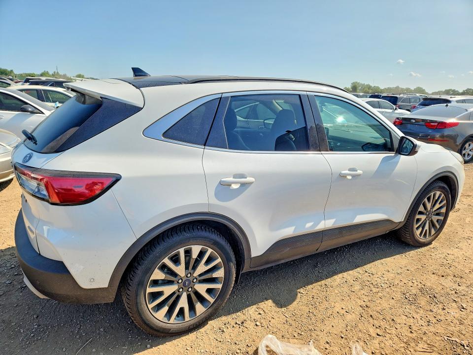 2020 Ford Escape VIN 1FMCU9DZXLUA70693 COPART salvage auction — WATER/FLOOD, Il - Salvage Cert-Flood, sold $7,800 on 2026-10-08 (photo 3)