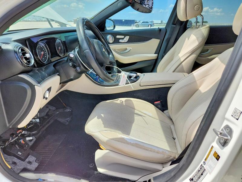 2017 Mercedes-benz E-klasse VIN WDDZF4JB3HA171558 COPART salvage auction — WATER/FLOOD, Tx - Salvage Title-Flood Damage, sold $4,050 on 2026-08-20 (photo 7)