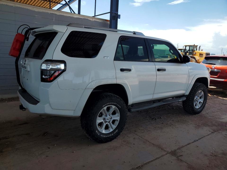 2018 Toyota 4runner VIN JTEZU5JR4J5174546 COPART salvage auction — MINOR DENT/SCRATCHES, AZ - DEALER ONLY CLEAN TITLE (P), sold $12,800 on 2026-07-28 (photo 3)