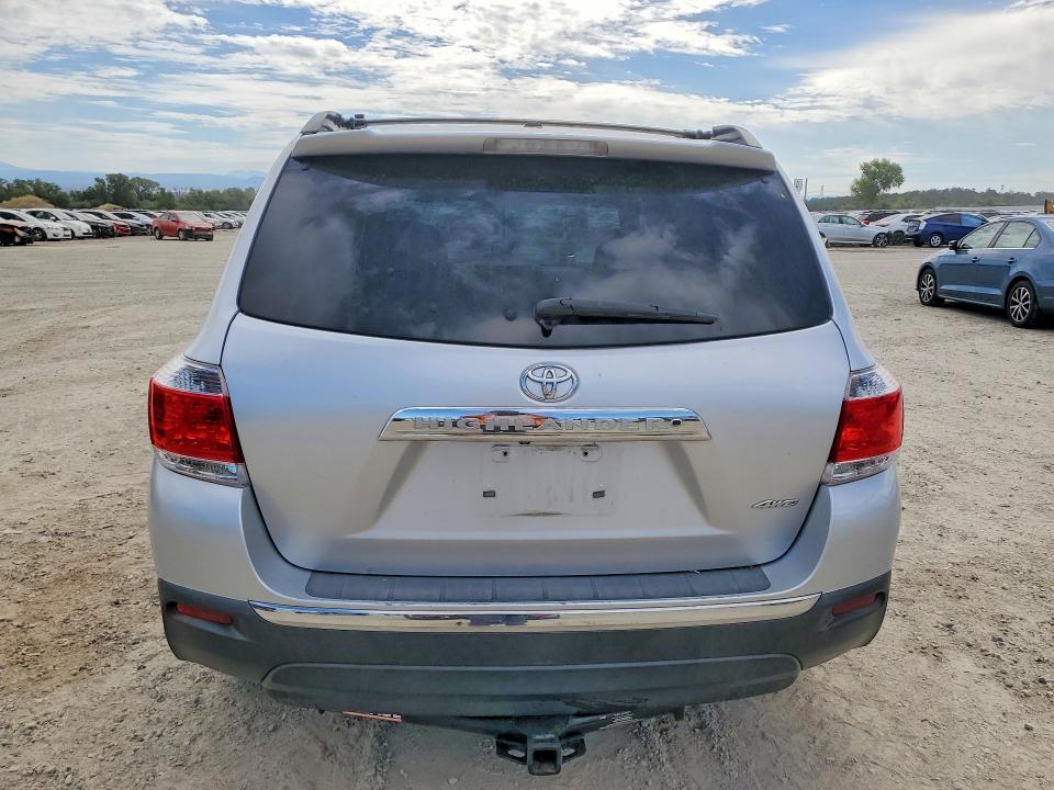 2012 Toyota Highlander VIN 5TDDK3EH1CS098176 COPART salvage auction — UNDERCARRIAGE, Salvage Title, sold $4,050 on 2026-07-24 (photo 6)