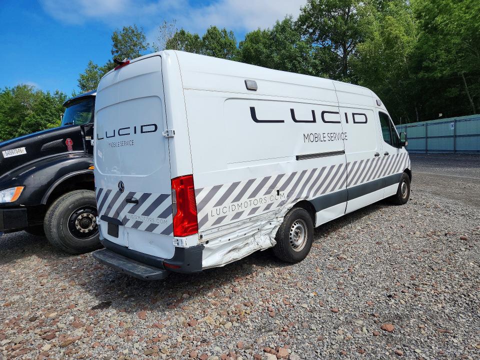 2021 Mercedes-benz Sprinter VIN W1Y4EDHY0MT068030 COPART salvage auction — SIDE, Id - Salvage Certificate Of Title, sold $17,100 on 2026-07-15 (photo 3)