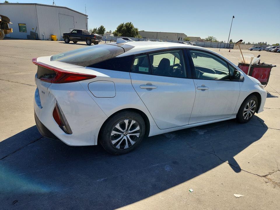 2021 Toyota Prius VIN JTDKAMFP1M3173435 COPART salvage auction — SIDE, CA - SALVAGE CERTIFICATE, sold $3,750 on 2026-07-27 (photo 3)