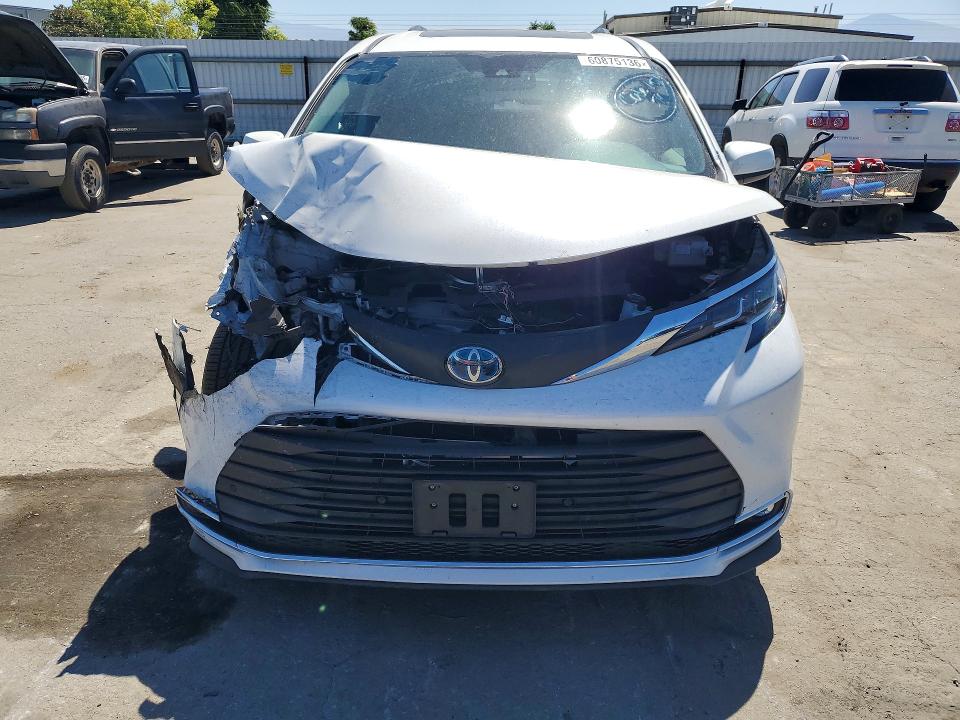 2021 Toyota Sienna VIN 5TDJRKECXMS058130 COPART salvage auction — FRONT END, Ca - Salvage Certificate, sold $5,600 on 2026-07-24 (photo 5)