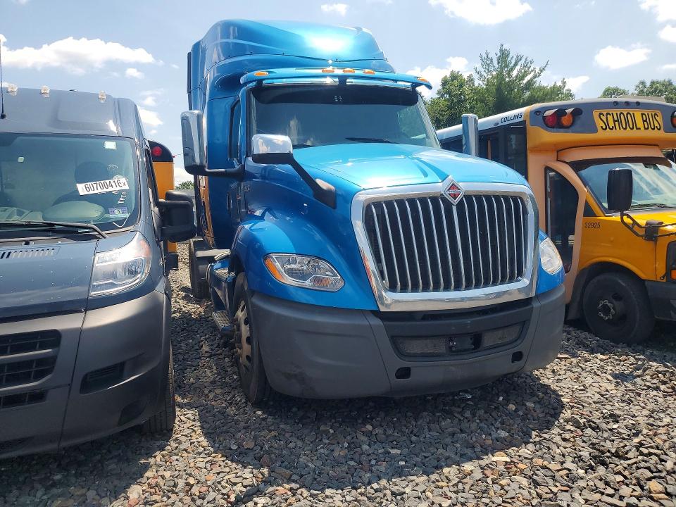 2019 International VIN 3HSKZAPRXKN648228 COPART salvage auction — MINOR DENT/SCRATCHES, Nj - Certificate Of Title, sold $8,300 on 2026-07-28 (photo 4)