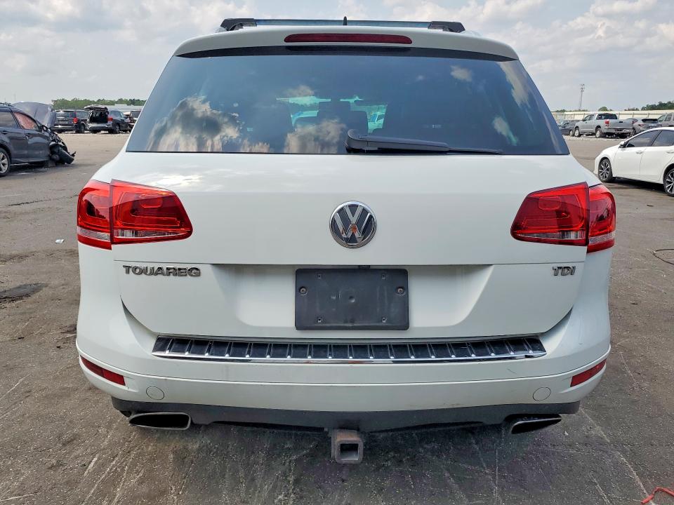 2014 Volkswagen Touareg VIN WVGEP9BP0ED007915 COPART salvage auction — FRONT END, Fl - Cert Of Title Slvg Rebuildable, sold $875 on 2026-08-17 (photo 6)